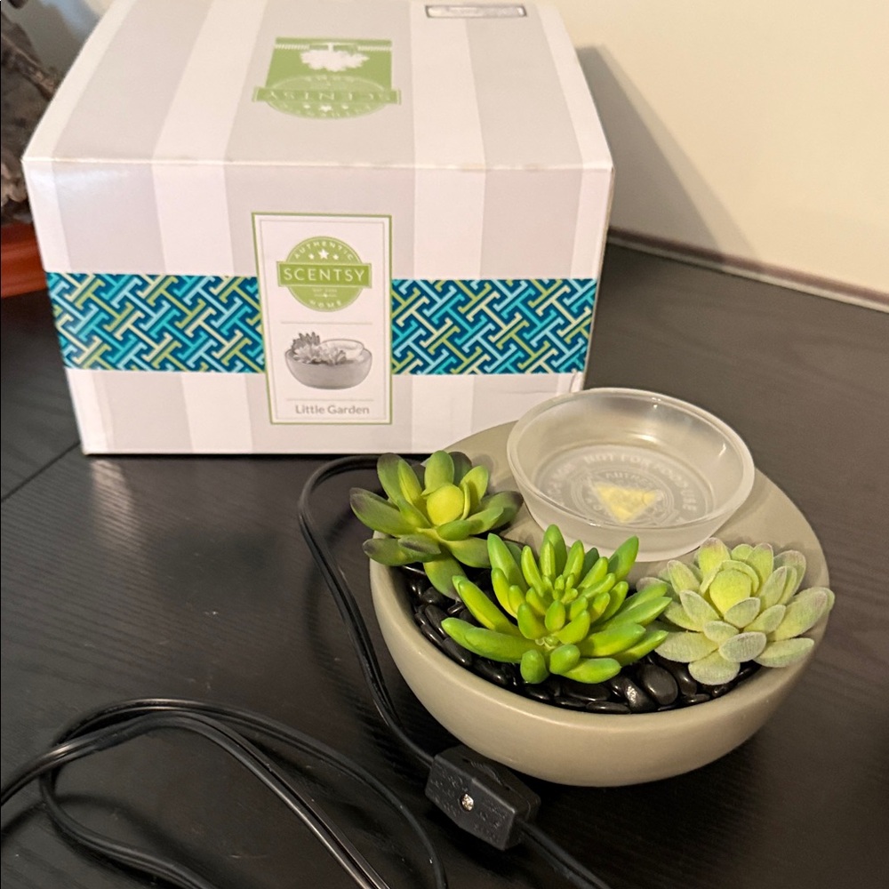 Scentsy “Little Garden” Wax Warmer with Green Succulents.